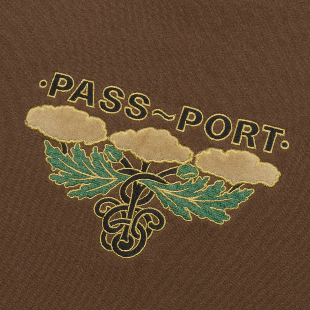 Pass Port Emblem Appliqué Crewneck Sweatshirt (Chocolate)