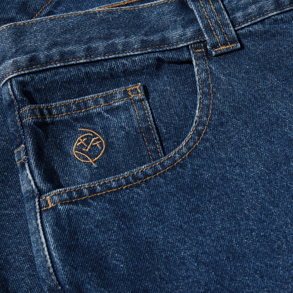Polar SKate Co Big Boy Shorts Dark Blue zoom sur la broderie de la poche