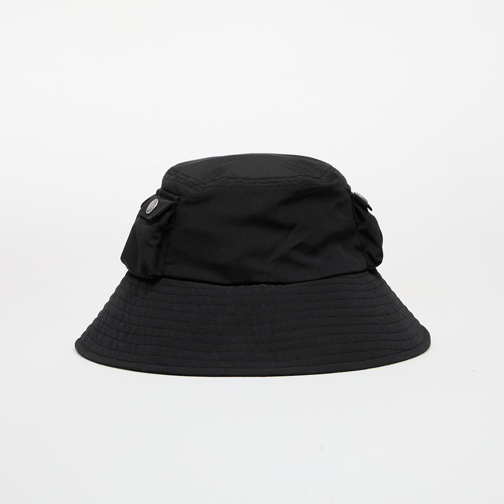 Bob Carhartt WIP Irwin Black – polyester léger, poches latérales à bouton-pression, cordon amovible et logo Square Label – dispo à Mons. Vu de dos