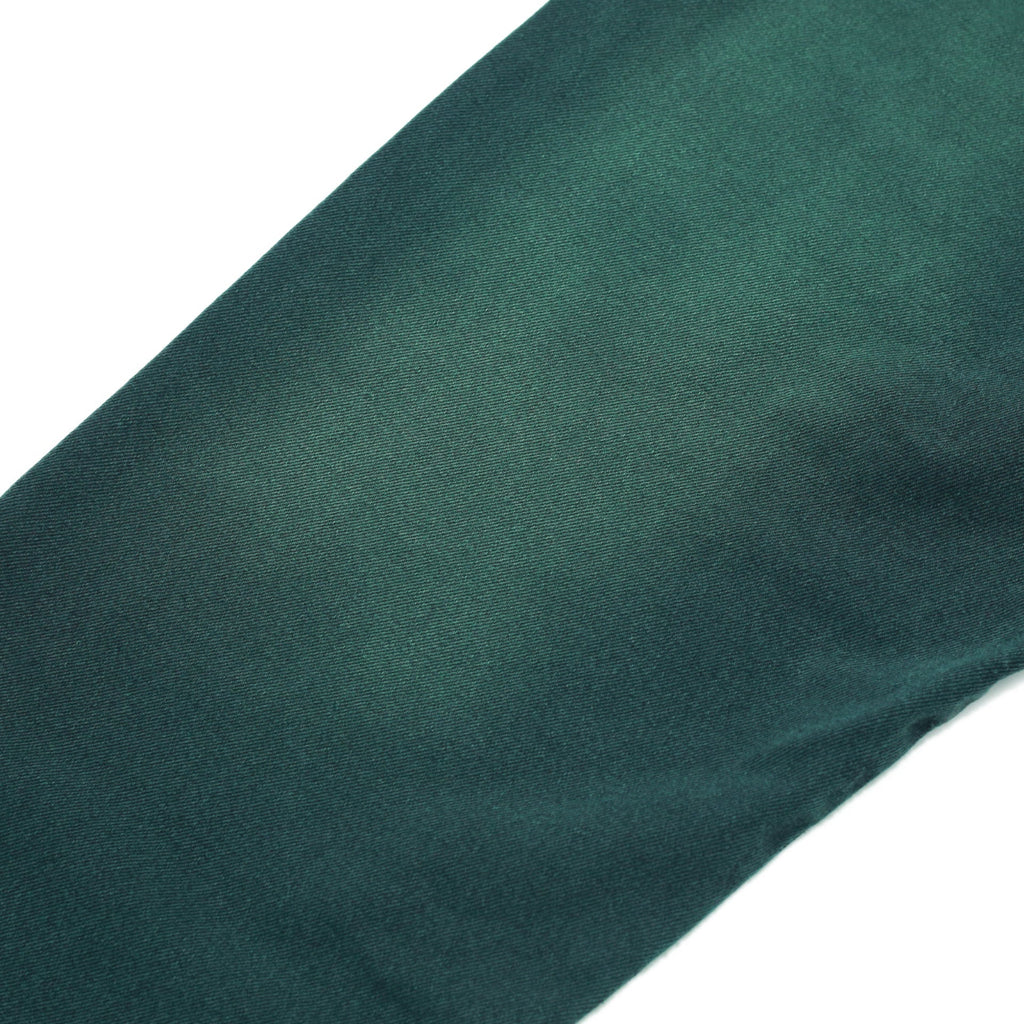 Jean Yardsale Faded Phantasy vert forêt en denim 100 % coton loose fit avec broderies – Yagö Skateshop Mons. Vue sur la couleur du pantalon détaillé