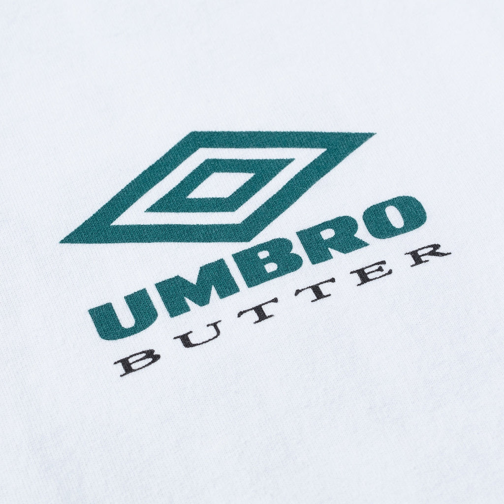 T-shirt Umbro x Butter Goods Lines White zoom sur le logo poitrine avant