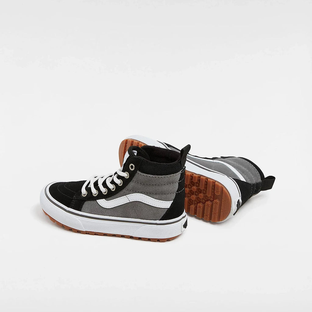 Vans Chaussures MTE Sk8-Hi Grises et noires paire vue de profil extérieur et couchée