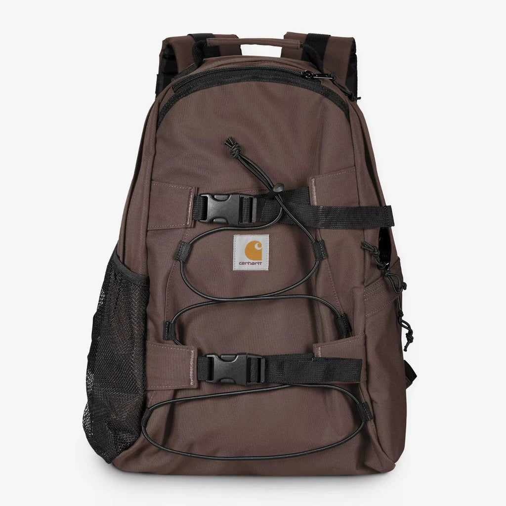 Sac à dos Carhartt WIP Kickflip Palisander – 24,8 L en polyester recyclé déperlant, poches multiples et sangles skate – dispo à Mons. Vu de face