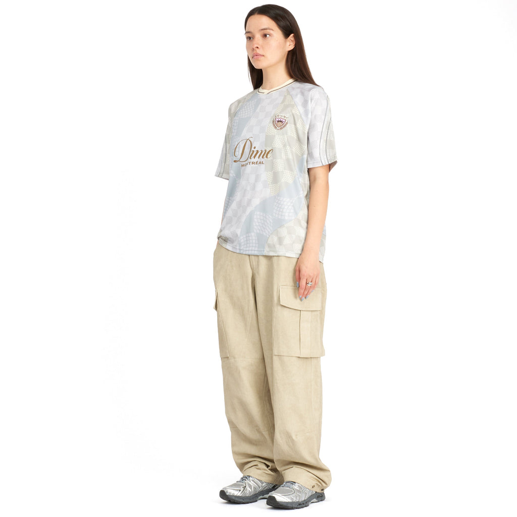 Dime MTL Jersey Cream Checkered vu de face porté par un mannequin