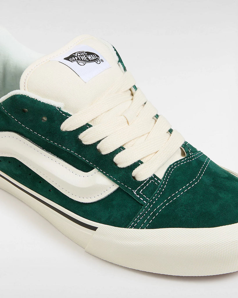 Chaussures Vans Knu Skool Green White zoom sur le haut de la chaussure et le côté extérieur