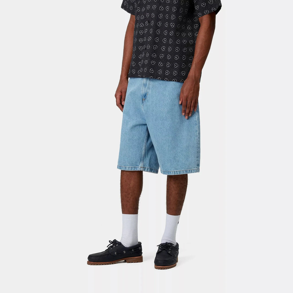 Carhartt WIP short Blue stone bleached vu de 3/4 face