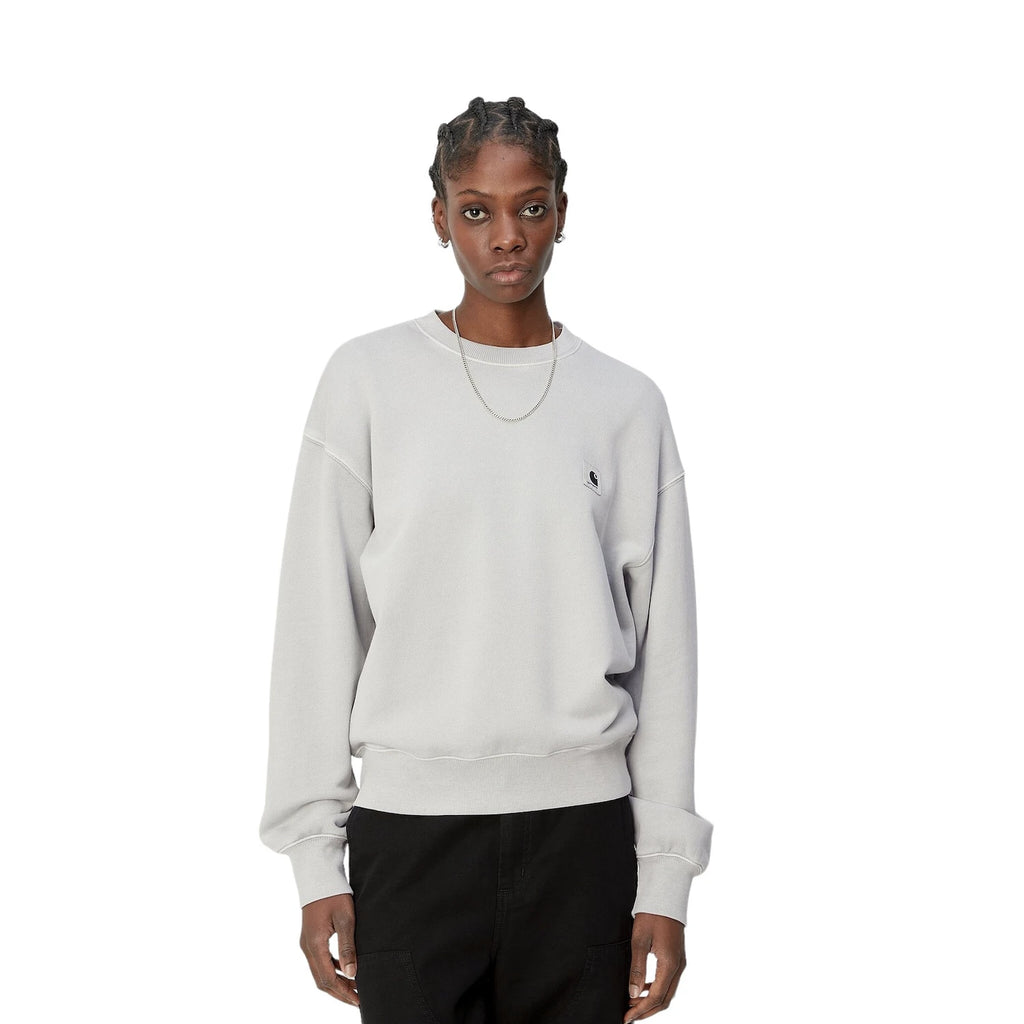 Mannequin portant le Pull pour fille Carhartt WIP W' Nelson Sonic Silver vue de face