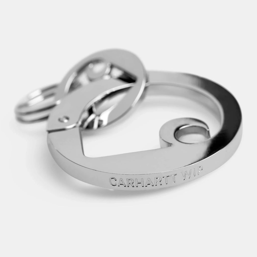 Carhartt WIP Charms carabiner keychain silver zoom sur la gravure de profil 