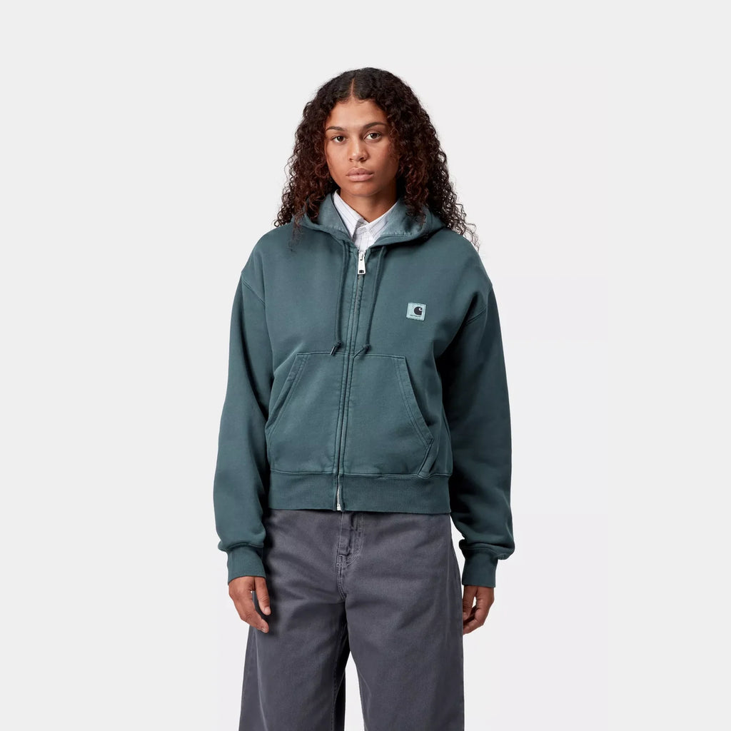 Women’s Hooded Nelson Jacket Carhartt WIP – coton épais garment-dyed avec capuche – skateshop Mons - Vue portée par un mannequin de face veste fermée