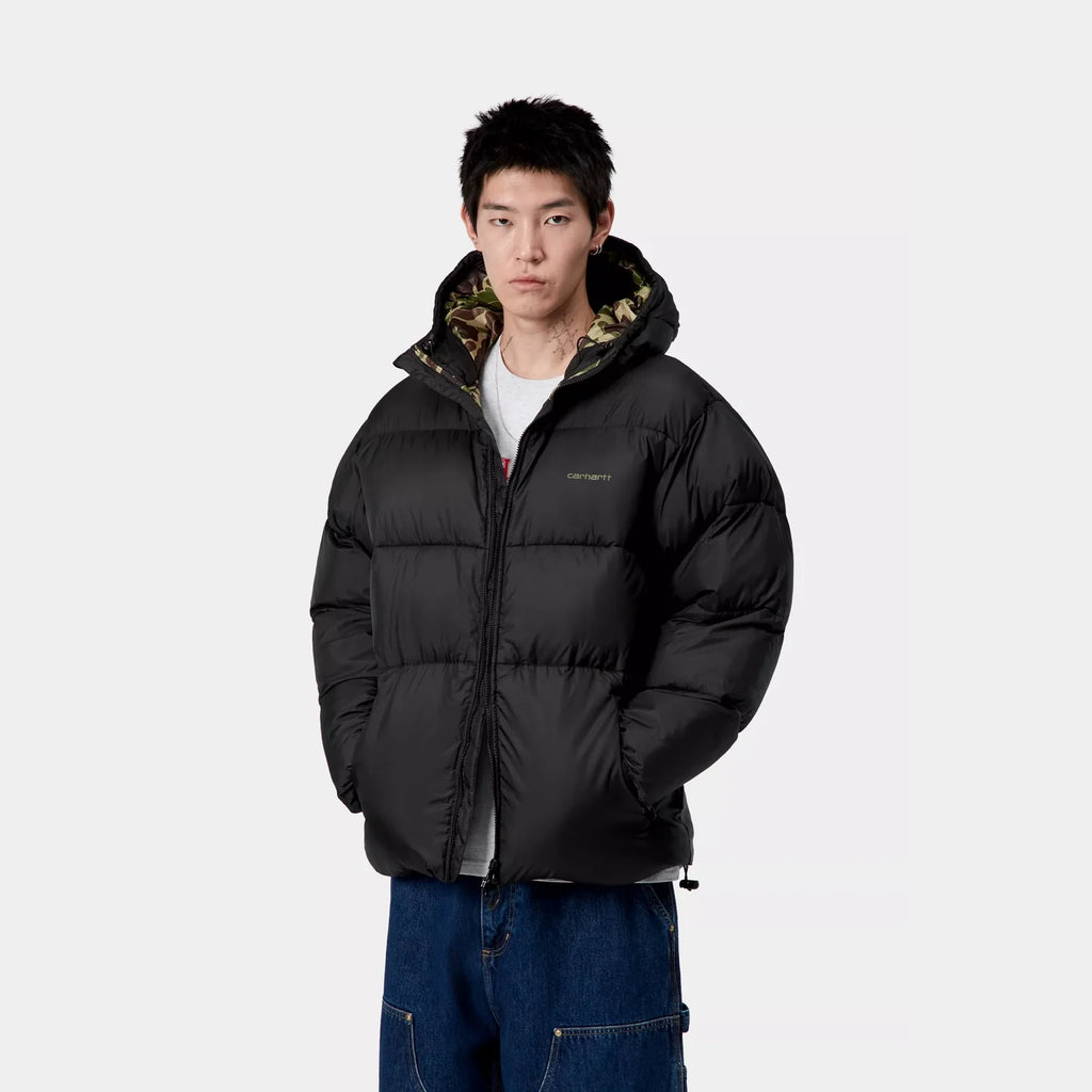 Doudoune Toronto Carhartt WIP – ripstop déperlant doublure camouflage duvet artificiel – skateshop Mons - Porté par un mannequin vu de face 