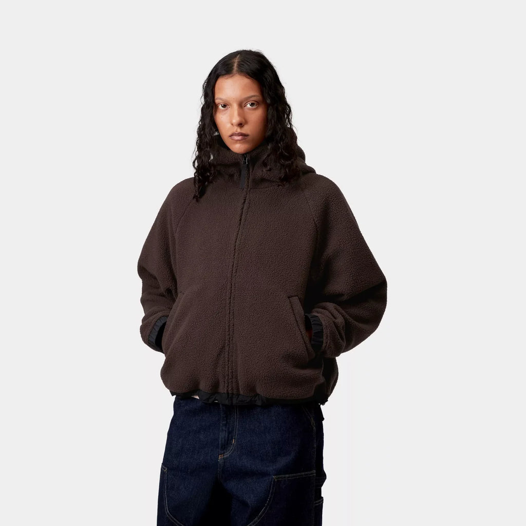 Hoodie femme Helix Fleece Carhartt WIP – molleton brossé boxy loose détails contrastés – skateshop Mons - Porté par un mannequin vu de face veste fermée