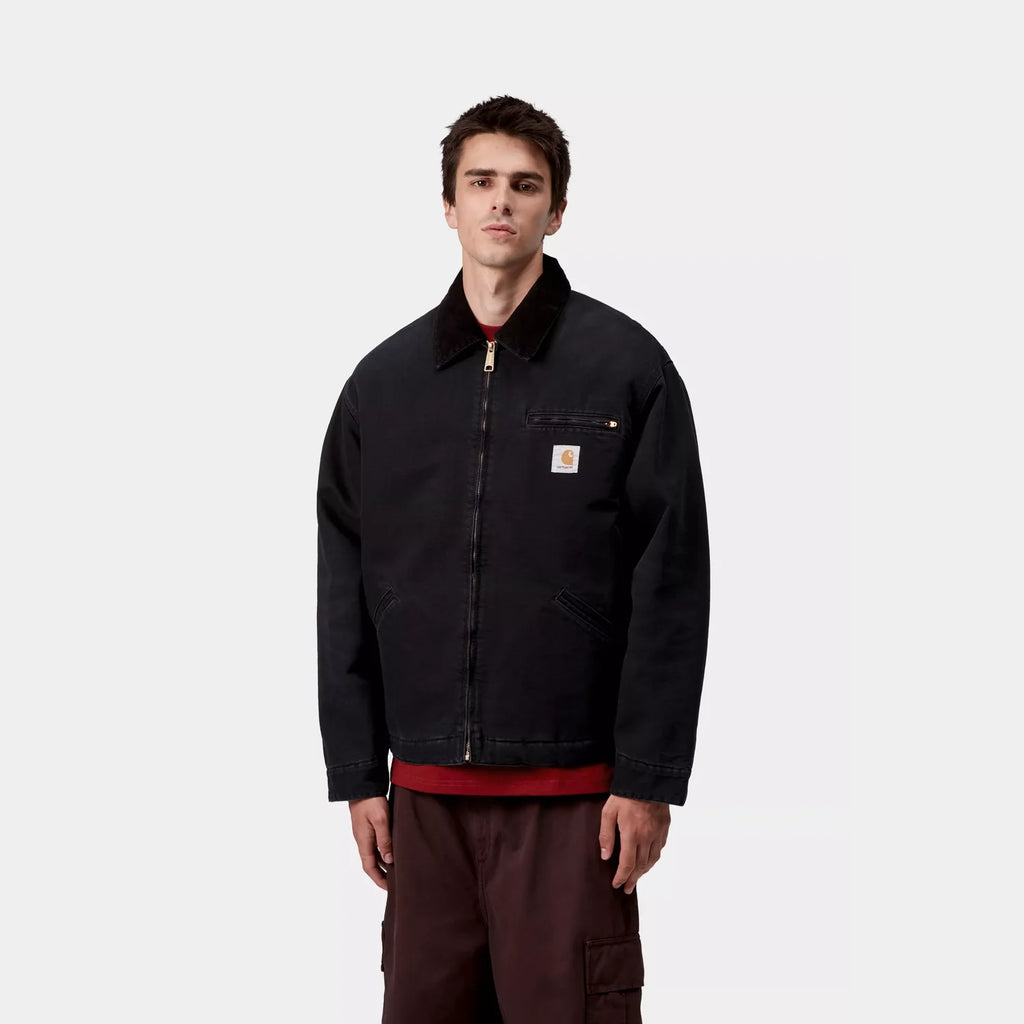 Veste Carhartt WIP OG Detroit Black Chalk Washed coton bio col velours côtelé – skateshop Mons - Vu sur un mannequin de face 