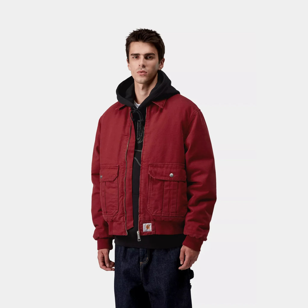 Veste Carhartt WIP Stanton Black coton épais délavé doublée matelassée – skateshop Mons - Porté par un mannequin