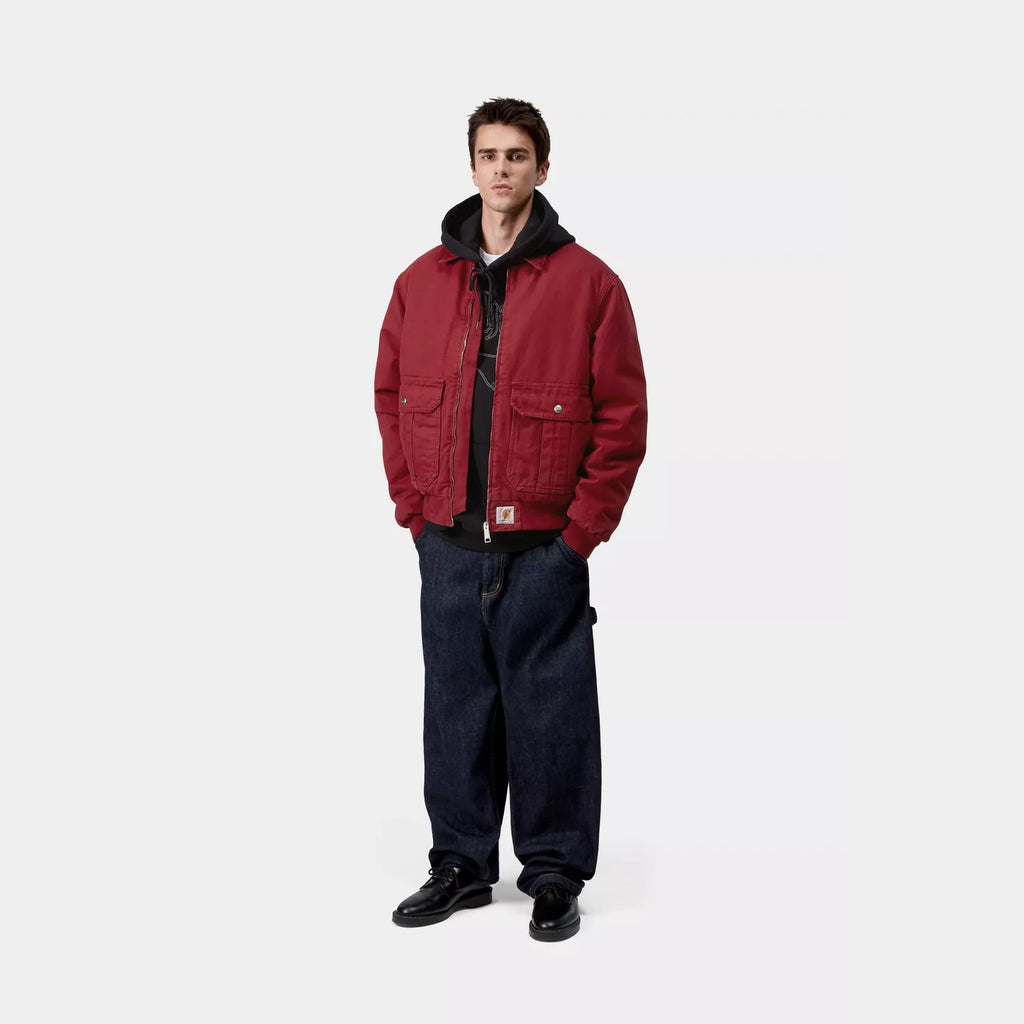 Veste Carhartt WIP Stanton Black coton épais délavé doublée matelassée – skateshop Mons - Porté par un mannequin en vue entière