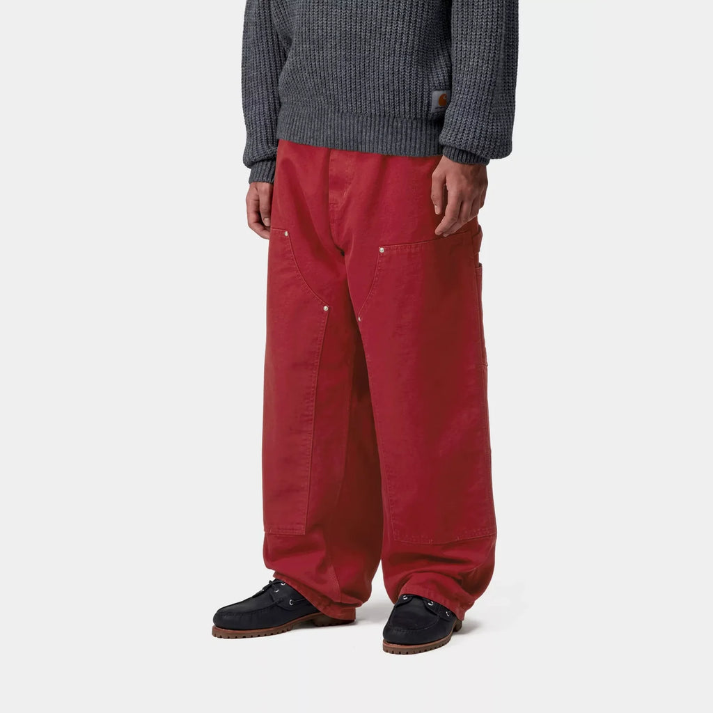 Pantalon Carhartt WIP OG Double Knee coupe droite décontractée, toile épaisse avec renforts. Disponible près de Mons. Vue de face porté par un mannequin
