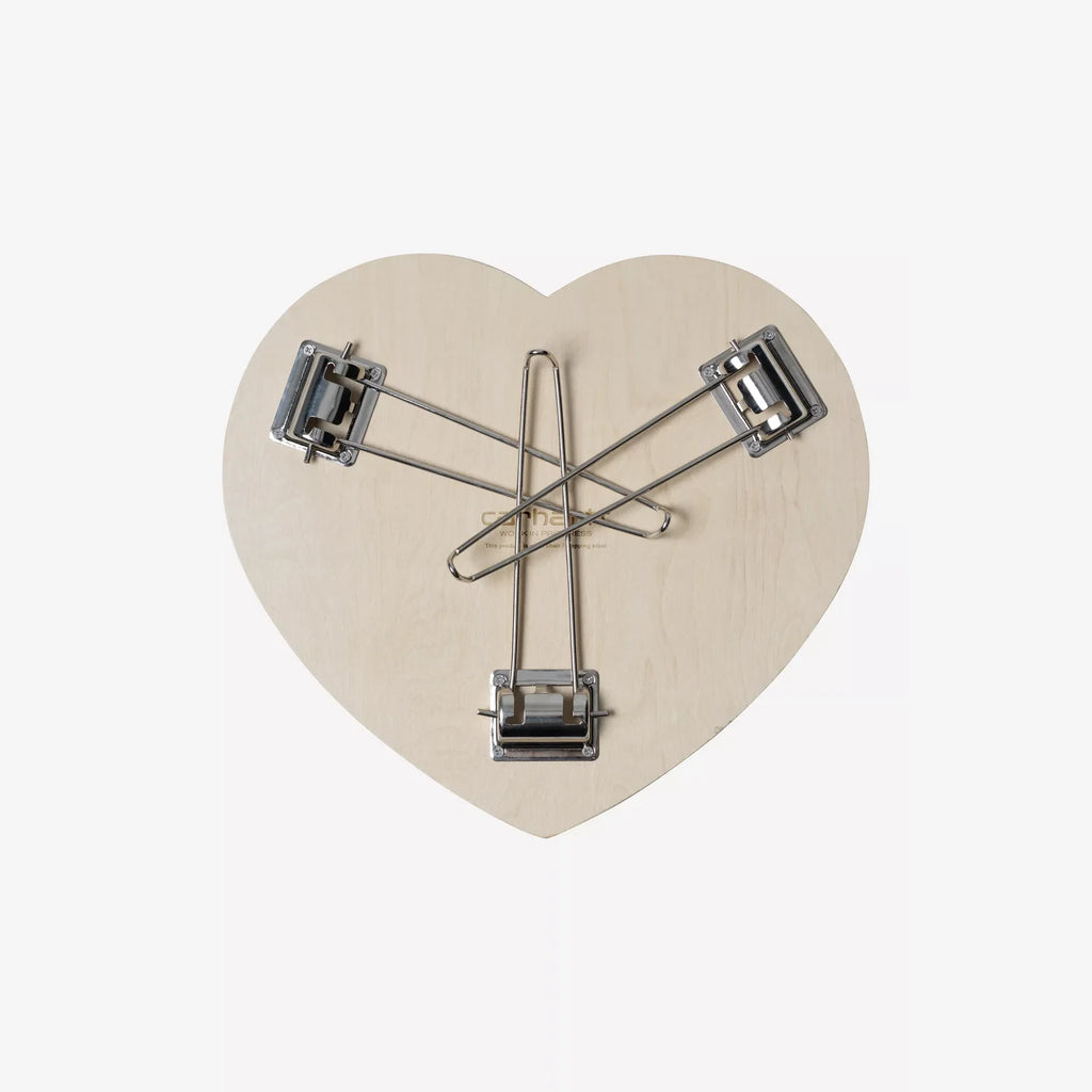 Table pliante Heart Carhartt WIP – bouleau pieds pliables imprimé graphique – skateshop Mons - Vue de dos