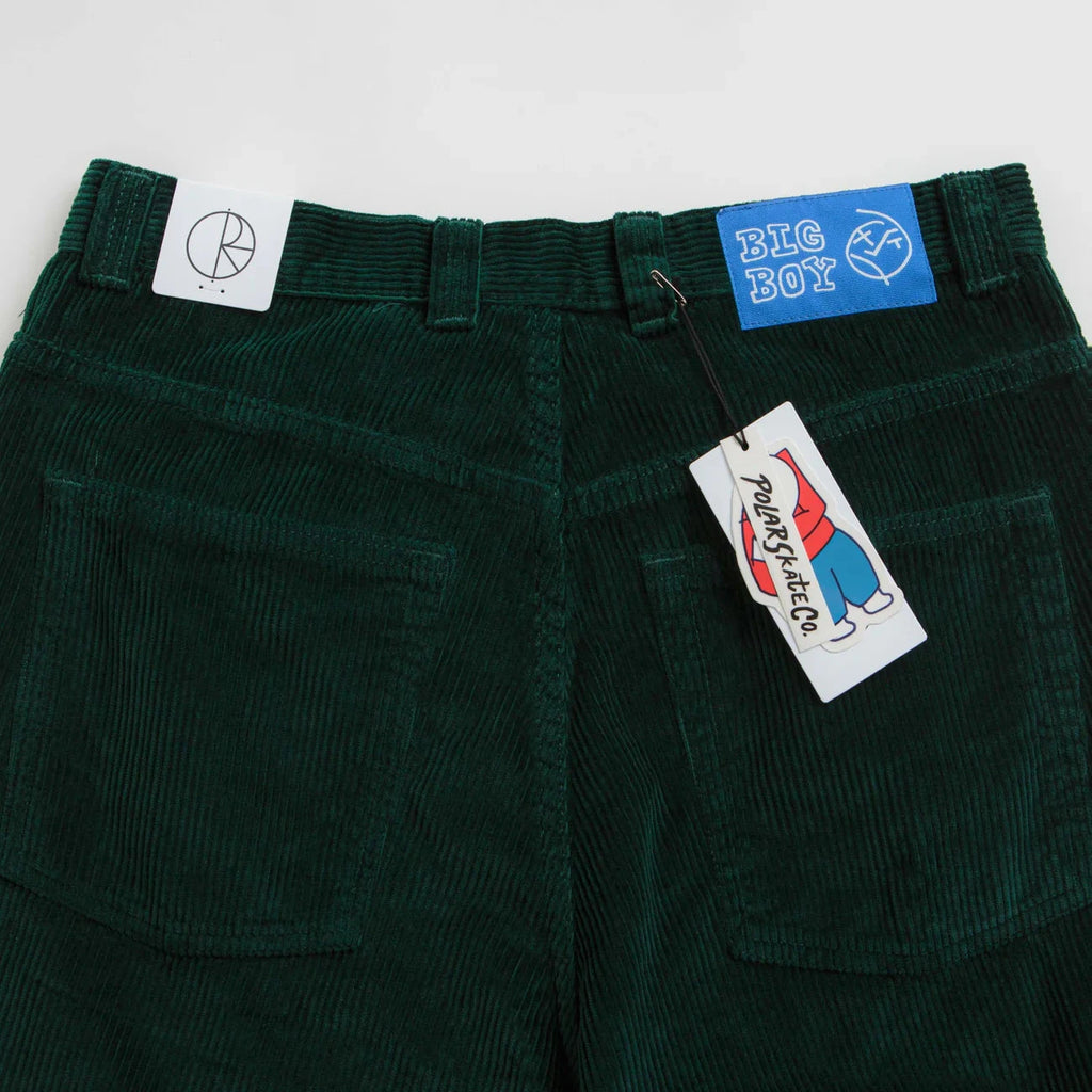 Polar Big Boy Cords Pants Dark Emerald vu de face zoom sur la taille à l'arrière 