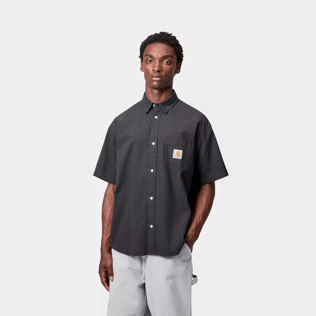 Carhartt WIP S/S TOland shirt stripe black vu de face porté par un mannequin