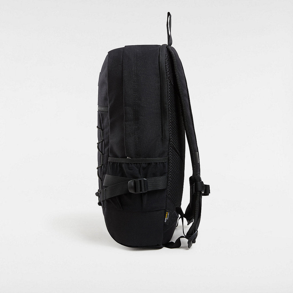 Sac à dos Vans Original Noir, vu de profil, fabriqué en tissu CORDURA® résistant et fonctionnel.