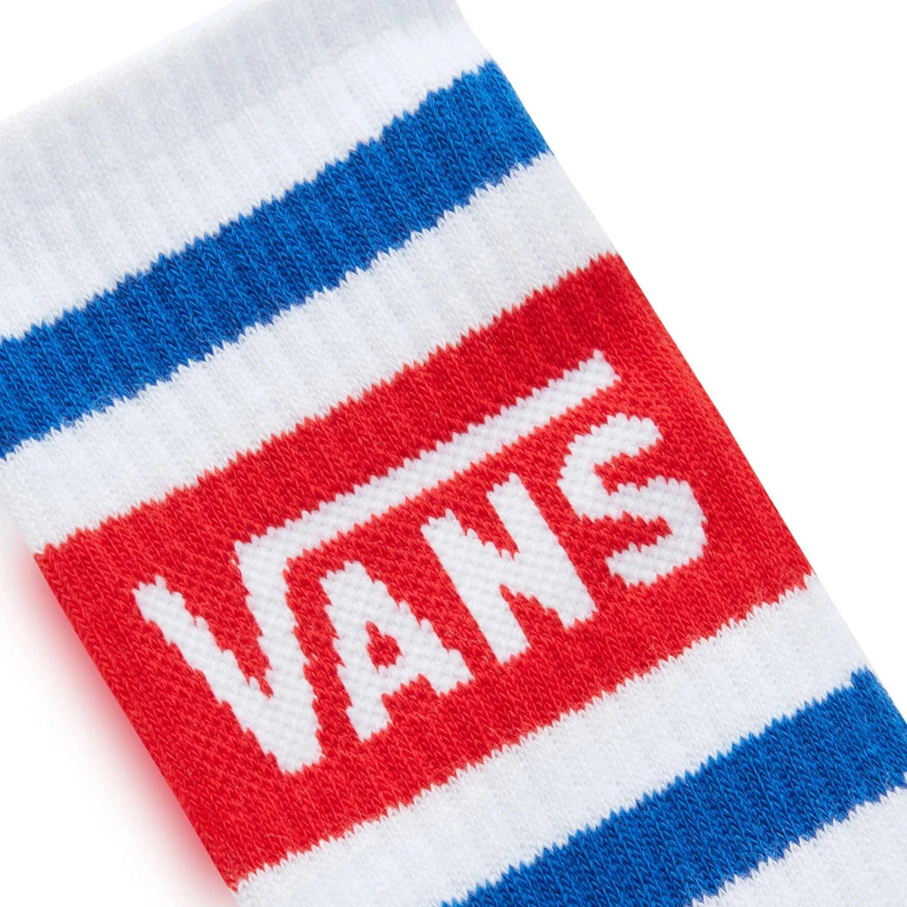 Zoom sur le logo Vans® des chaussettes Drop V Crew blanches, disponibles chez Yagö skateshop à Mons et Saint-Ghislain.