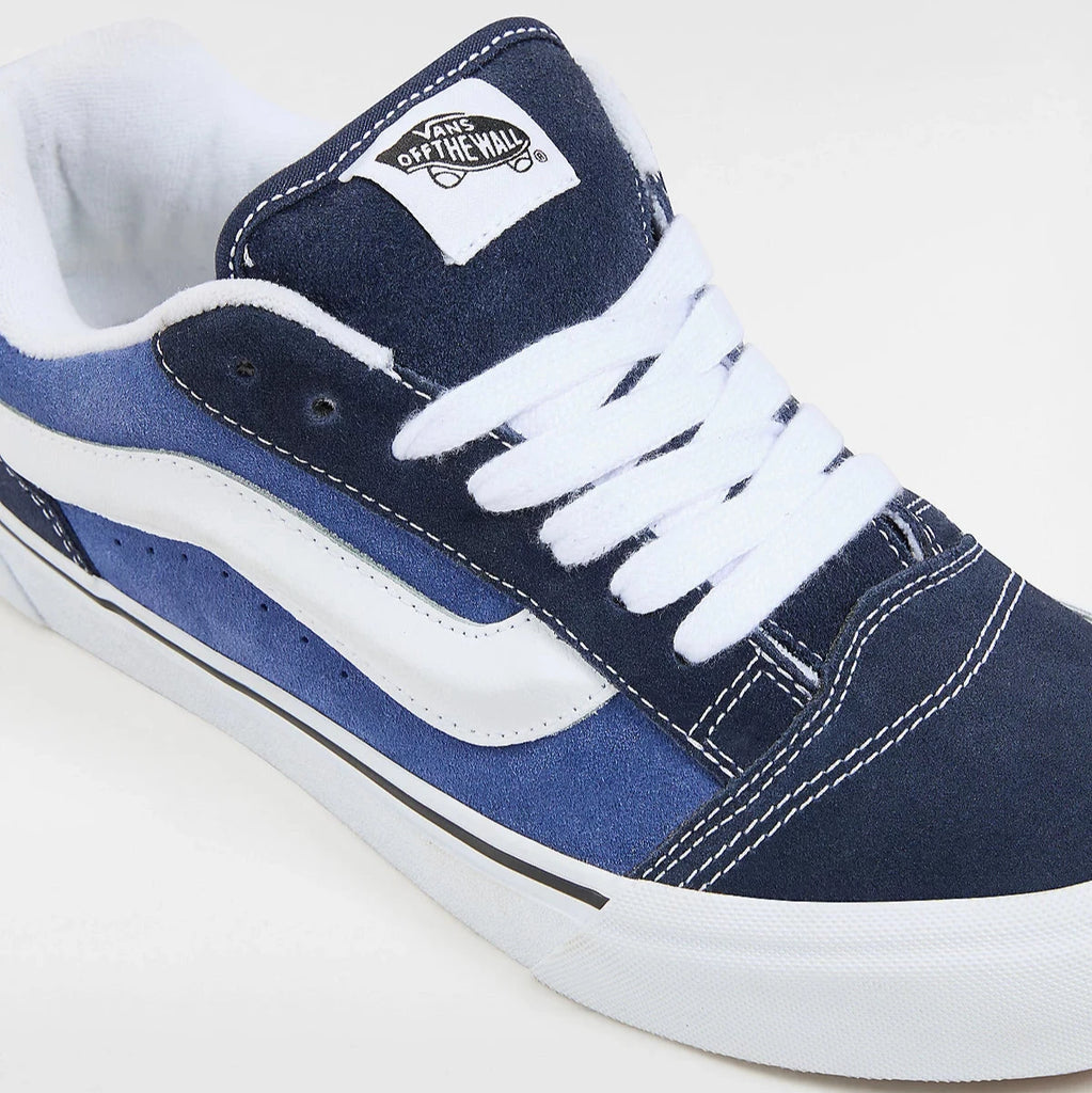 Chaussures Vans Knu Skool Navy White vue de profil 3/4 face extérieur