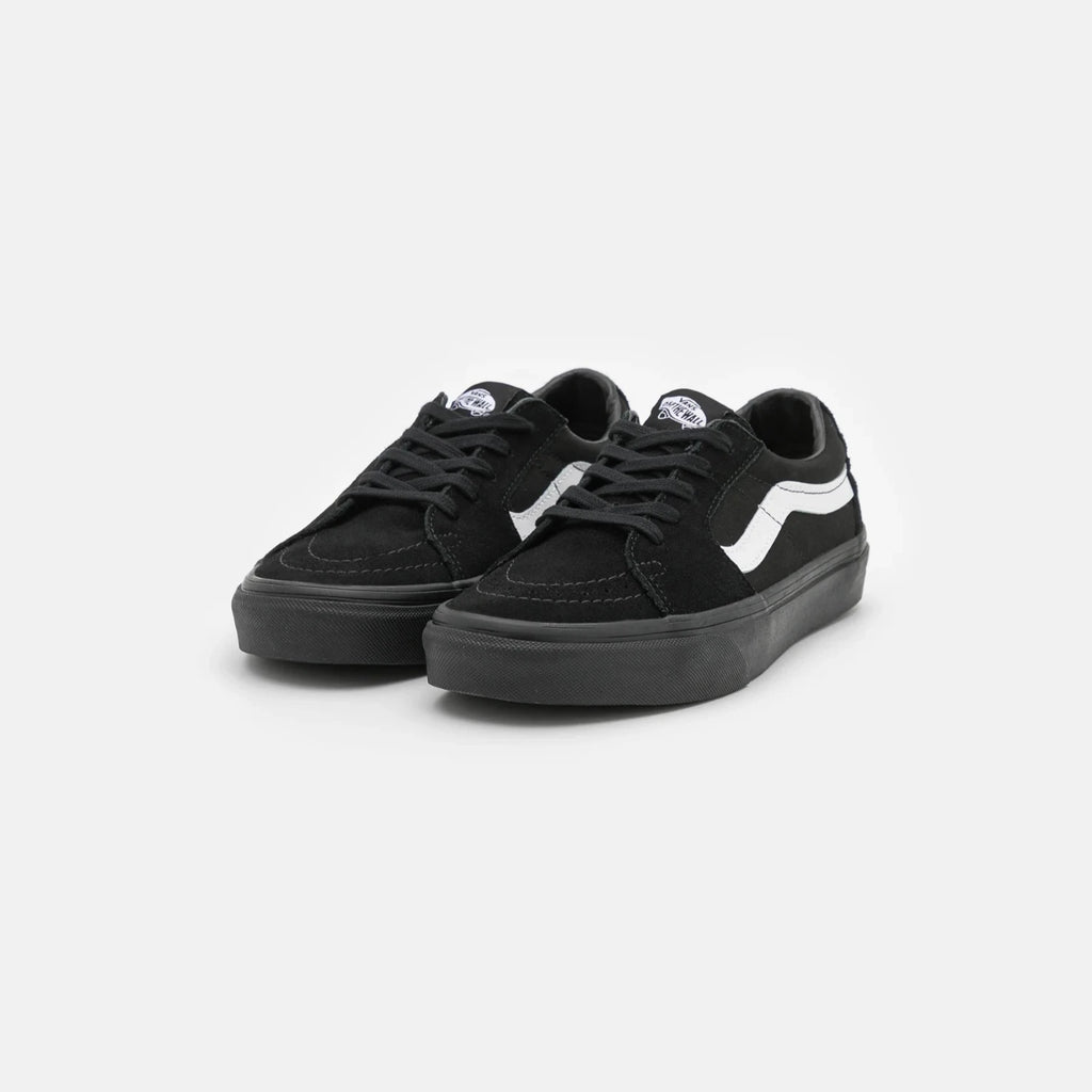 Paire de vans SK8 Low Black/White Contrast vue de 3/4 face