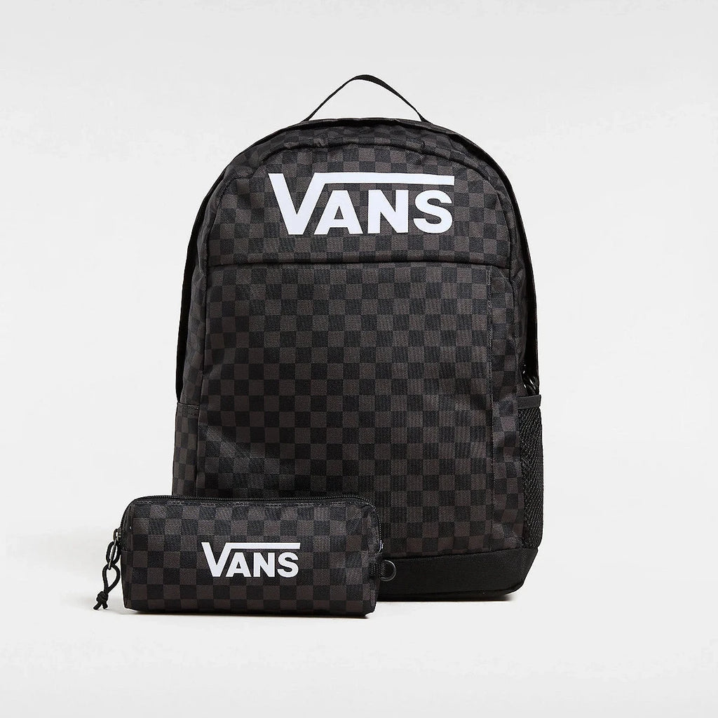 Vue de face du sac à dos Vans Skool gris, avec sa poche avant organisée et son design minimaliste.