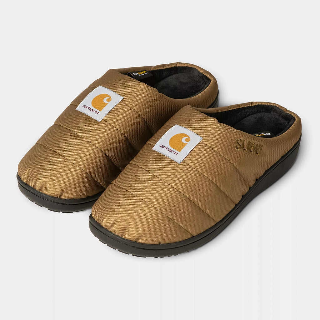 Paire de Carhartt x SUBU Slippers en couleur Hamilton Brown vue 3/4 face